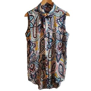 Mechant Women's Retro Paisley Sleeveless Button Up Shirt